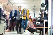 Luzia Sigrist und ihre Tochter Melanie Eltschinger im gemeinsamen Modegeschäft. (Bild: Dominik Wunderli, Sempach, 8. Oktober 2019)