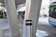 Beim neuen Bushof auf dem Bahnhofplatz ist das Rauchen noch erlaubt.