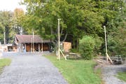 Das Sommerhaus soll den Shop bei hohem Besucheraufkommen entlasten. (Bild: Urs M. Hemm)