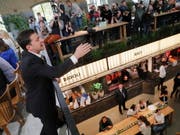 Der ukrainische Staatschef Wolodymyr Selenskyj bei seiner Marathon-Presskonferenz in einem Food-Court in Kiew. In zwölf Stunden sprach Selenskyi mit hunderten Journalisten. ( Foto: Sergey Dolzhenko/EPA Keystone) (Bild: KEYSTONE/EPA/SERGEY DOLZHENKO)