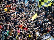 Die Fans des HC Ajoie haben derzeit viel zu jubeln: 9 der ersten 11 Spiele gewannen die Jurassier (Bild: KEYSTONE/WALTER BIERI)