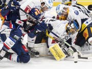 Das grosse Gedränge vor dem Zuger Tor: Stimmung im Z-Derby (Bild: KEYSTONE/ENNIO LEANZA)