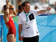 Brett Sutton (rechts) vor dem Silbermedaillen-Gewinn von Nicola Spirig bei Olympia 2016 in Rio de Janeiro (Bild: KEYSTONE/PETER KLAUNZER)