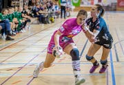 Die 24-jährige Pascale Wyder (am Ball) ist mit zehn Treffern die Matchwinnerin für die Spono Eagles. (Bild: Nadia Schärli, Nottwil, 13. Oktober 2019)