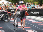 Daniela Ryf zog bei ihrem sechsten Start an der Ironman-WM auf Hawaii erstmals einen schwächeren Tag ein und musste sich mit dem 13. Rang begnügen (Bild: KEYSTONE/FRE 132414 AP/MARCO GARCIA)