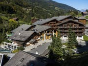 Die Auktion des bankrotten Thermalbads Val d'Illiez im Unterwallis fällt ins Wasser. Grund ist das verschachtelte Firmenkonstrukt. (Bild: Keystone/JEAN-CHRISTOPHE BOTT)