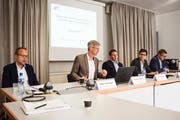 An der Pressekonferenz zur zentrumsnahen Stadtentlastung: Robert Scherzinger, Bereichsleiter räumliche Stadt- und Agglomerationsentwicklung, Stadtpräsident Anders Stokholm, Stadtrat Andreas Elliker, Departementsvorsteher Bau und Verkehr, Stadtbaumeister Christof Helbling und Thomas Müller, Leiter Amt für Tiefbau und Verkehr. (Bild: Samuel Koch)