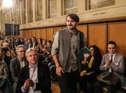 Saša Stanišić auf dem Weg zu seiner Dankesrede für den Deutschen Buchpreis. Foto: Keystone