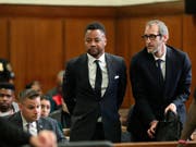 Vorwurf der sexuellen Belästigung: US-Schauspieler Cuba Gooding Jr. ("Jerry Maguire») beim Verlesen der Anklage im Gerichtssaal in New York. (Bild: KEYSTONE/AP New York Daily News/ALEC TABAK)