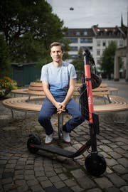 Claus Unterkircher, Vertreter vom E-Trottinett-Anbieter Voi. (Bild: Benjamin Manser)