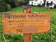 Widerrechtlich parkierte Autos werden zerlegt und die Einzelteile auf eBay angeboten... (Leserbild: Rubel U. Vetsch - 7. Oktober 2019)
