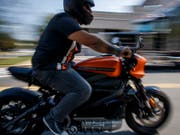 Angeblich Probleme mit der Batterie: Harley-Davidson stoppte die Produktion seines Elektromotorrads «LiveWire» vorläufig. (Bild: KEYSTONE/EPA/SHAWN THEW)