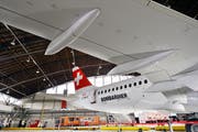 Der Vorzeige-Flieger von Bombardier soll der Swiss Treibstoff und damit Geld sparen, nun machen die Triebwerke grosse Probleme. (Bild: Walter Bieri/Keystone)