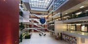 Blick ins Hauptgebäude des Wasserforschungsinstitut des ETH-Bereichs (Eawag). (Bild: Keystone)