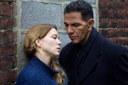 Daoud (Roschdy Zem, rechts) verdächtigt Claude (Léa Seydoux). (Bild: Xenix)