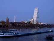 Der Basler Konzern hat gute Zahlen vorgelegt und hebt den Ausblick an. (Bild: KEYSTONE/ANTHONY ANEX)