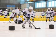 Am «Swiss Ice Hockey Day» können Kinder und Jugendliche bis etwa 16 Jahren schweizweit erste Eishockey-Erfahrungen sammeln. Dies auch in der Eissportanlage Lerchenfeld. (Bild: PD)