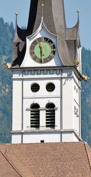 Der Glockenturm der Pfarrkirche St. Maria Magdalena in Alpnach OW gehört mit seinen 91 Metern zu den höchsten weit und breit. Er ist einer von 14 Türmen, die besichtigt werden können. (Bild: Andreas Faessler)