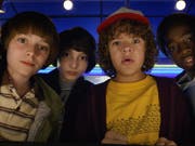 Szenenbild aus der Netflix-Hitserie «Stranger Things», zu der der Streaming-Riese im Juli eine dritte Staffel veröffentlicht hat. (Bild: KEYSTONE/AP Netflix/COURTESY NETFLIX)