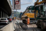 Bei der A2-Baustelle ist die Geschwindigkeit reduziert. (Bild: Corinne Glanzmann, Hergiswil, 17. September 2019)