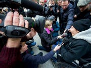 Luca gibt im Januar 2012 an einer Medienkonferenz eine Stellungnahme ab. (Bild: KEYSTONE/OLIVIER MAIRE)