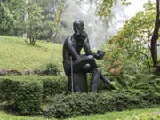 Auf einmal ist es nicht mehr sicher, ob der irische Schriftsteller James Joyce für immer im Ehrengrab auf dem Zürcher Friedhof Fluntern ruhen wird. (Bild: Keystone/CHRISTIAN BEUTLER)
