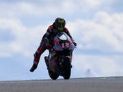 Beinahe per Highsider von seiner Kalex geworfen: Tom Lüthi hatte im Freien Training zum GP von Japan eine Schrecksekunde zu überstehen (Bild: KEYSTONE/AP/JOSE BRETON)