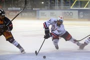 Gute Ausländer werden heute oft nur noch an unüblichen Orten entdeckt: ZSC-Star Garrett Roe (r.) kam einst über Salzburg nach Europa. (Bild: Patrick Straub/freshfocus)