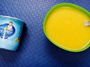 Danone reduziert Umsatzprognose (Bild: KEYSTONE/AP/DANIEL OCHOA DE OLZA)