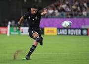 Durch Richie Mo'ungas Kickspiel hat sich die Taktik Neuseelands verändert.(Bild: The Yomiuri Shimbun via AP Images ) (KEYSTONE/AP Yomiuri Shimbun/Koji Ito)