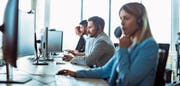 Call-Center-Agenten können nicht immer aushelfen. Das Wissen der Kunden hingegen bietet grosses Potenzial. (Bild: Getty)