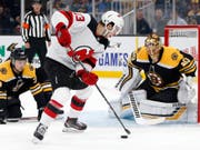 Bleibt auch in den nächsten sieben Jahren bei den New Jersey Devils: Der Schweizer Nummer-1-Draft Nico Hischier unterschrieb einen 50-Millionen-Vertrag (Bild: KEYSTONE/AP/MICHAEL DWYER)