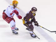 Der Lausanner Cody Almond (links) verfolgt den Genfer Deniss Smirnovs (Bild: KEYSTONE/MARTIAL TREZZINI)