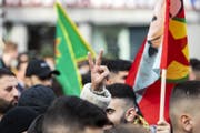 Die Demonstrierenden wollen Frieden. (Bild: Alexandra Wey/Keystone, Luzern, 19. Oktober 2019)