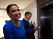 Die prominente Kongressabgeordnete Alexandria Ocasio-Cortez hat dem demokratischen US-Präsidentschaftsbewerber Bernie Sanders offiziell ihre Unterstützung ausgesprochen. (Bild: KEYSTONE/AP/SUSAN WALSH)