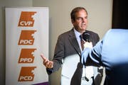 Gerhard Pfister, Nationalrat und Parteipräsident CVP, spricht mit Journalisten in Bern. (Bild: KEYSTONE/Anthony Anex, 20. September 2019)
