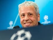 Noch kann Lucien Favre auf das volle Vertrauen der BVB-Klubleitung abstützen (Bild: KEYSTONE/EPA/MARTIN DIVISEK)