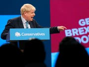 Der britische Premierminister Boris Johnson hat am Mittwoch in seiner Abschlussrede am Tory-Parteitag in Manchester die EU vor ein Ultimatum gestellt: Entweder nimmt die EU seinen neuen Brexit-Plan an, oder es gibt einen No-Deal-Brexit. (Bild: KEYSTONE/AP/FRANK AUGSTEIN)