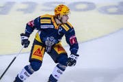 Sven Senteler vom EV Zug fällt länger aus. (Bild: Urs Flüeler/PPR).