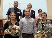 Der Vorstand der Volkshochschule (v.l.n.r.): Renata Riebli, Christian Preter, Stephan Amacker, Präsident Albert Bargetzi, Verena Stäheli und Rosemarie Ensslin.Bild: Stefan Hilzinger