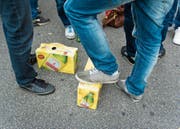 Auch in Zukunft darf beim Bahnhof Wil Bier und anderer Alkohol getrunken werden. Bild: Michel Canonica