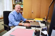 Gemeindepräsident Paul Keller in seinem Büro im Gemeindehaus Gottlieben. (Bild: Mario Testa)