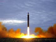 Nordkorea hat am Mittwochmorgen erneut Raketen abgefeuert und testet damit - trotz internationaler Kritik - sein Waffenprogramm munter weiter. (Bild: KEYSTONE/AP KCNA via KNS)