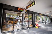 Die letzten Arbeiten vor der Neueröffnung im Union-Gebäude laufen auf Hochtouren. (Bilder: Ralph Ribi)