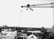Filmstill aus «Aus Berichten der Wach- und Patrouillendienste», 1984 (Bild: Courtesy of the artist und Deutsche Kinemathek, Berlin)