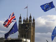 Das Brexit-Drama dauert an: Das britische Unterhaus hat Premierminister Boris Johnson dazu gezwungen, bei der EU eine erneute Brexit-Verschiebung zu beantragen. Johnson stellte den geforderten Antrag, machte aber gleichzeitig klar, dass er den Austritt bis zum 31. Oktober durchbringen will. (Bild: Keystone/AP/KIRSTY WIGGLESWORTH)