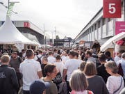 Besucherströme an der Olma. (Bild: Hanspeter Schiess)