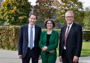 Thomas Aeschi (Nationalrat, SVP, links), Manuela Weichelt-Picard (Nationalrätin, Grüne) und Peter Hegglin (Ständerat, CVP). (Bild: Stefan Kaiser, Zug, 20. Oktober 2019)