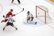 Das 2:0 von Cory Emmerton. (Bild: Salvatore Di Nolfi/Keystone)