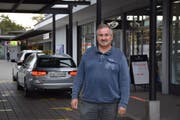 Pius Schwendimann wurde zum Sprecher der Taxifahrer bestimmt. Der 62-Jährige ist seit 23 Jahren im Geschäft und führt in Wil ein eigenes Taxiunternehmen. (Bild: Rosa Schmitz)